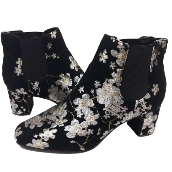Anne Klein Gorgia Ankle Boots Black Floral 6.5 - Picture 1 of 8